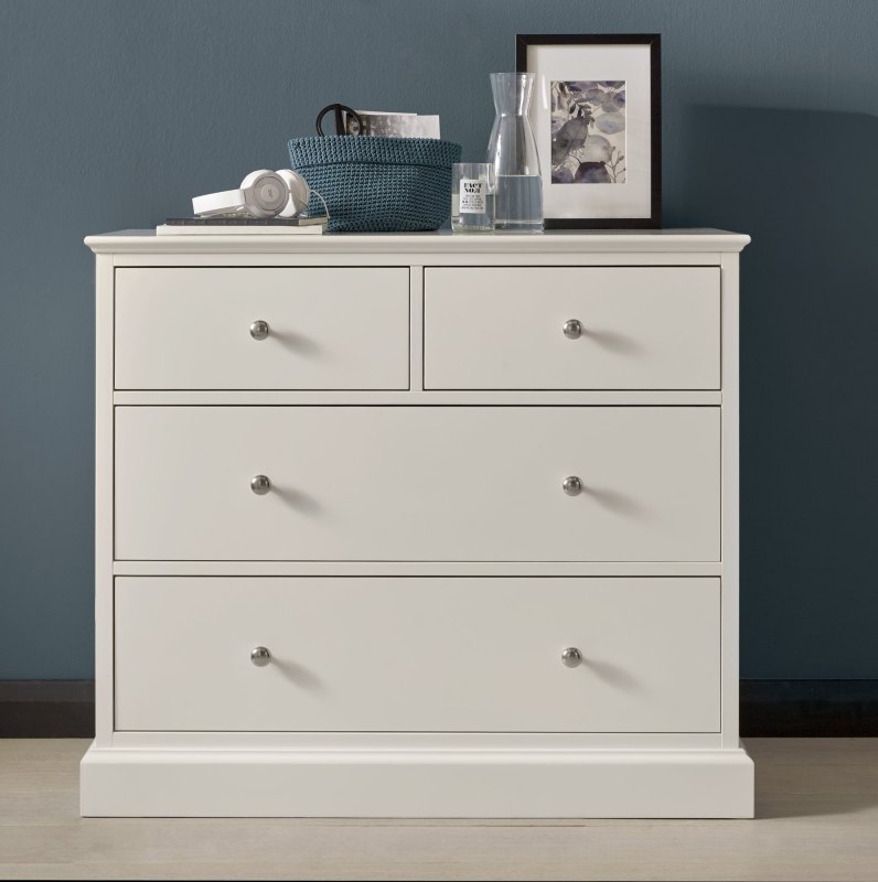 Rivendell White 2+2 Drawer Chest - Grade A3 - Ref #0542 Rivendell White 2+2 Drawer Chest - Grade A3 - Ref #0542